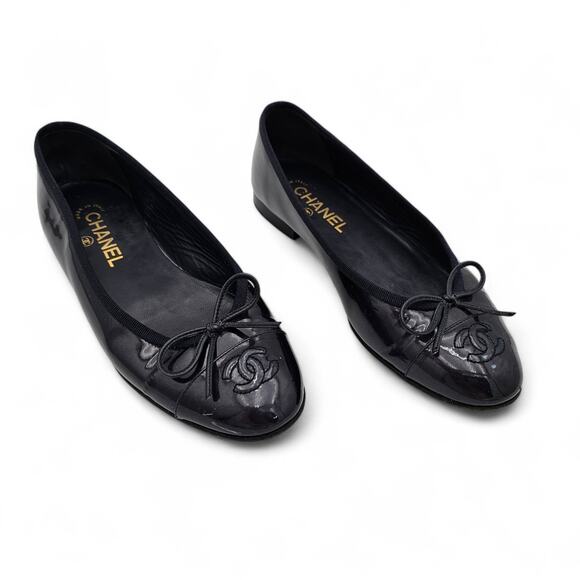 Chanel CC Cap Toe Ballet Flat Navy Patent Leather Slipper Size 37.5 US 6.5 7 - Picture 2 of 11